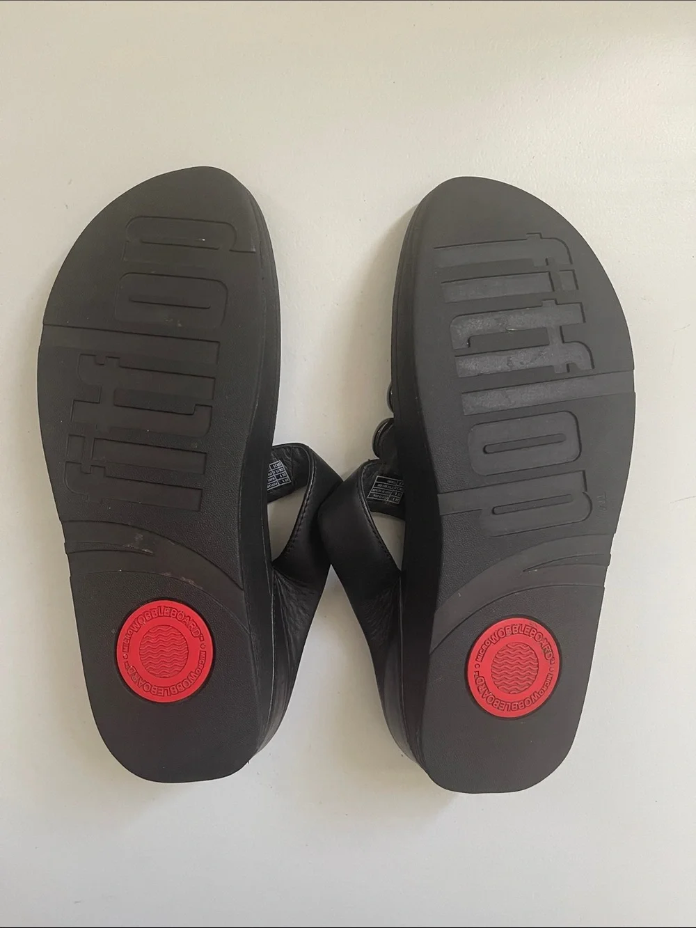 FitFlop Womens Rola Sandals Size 8 Black Thong Beaded Flip Flop Low Wedge Comfy